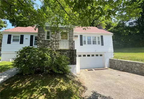 10 Catherine St, Cortlandt, NY 10567