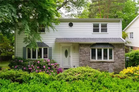 14 Powderhorn Rd, Greenburgh, NY 10502