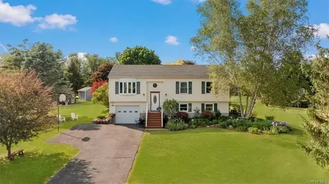 240 Gillespie St, Crawford, NY 12566