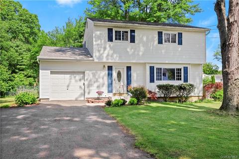 16 Jean Dr, Poughkeepsie, NY 12601