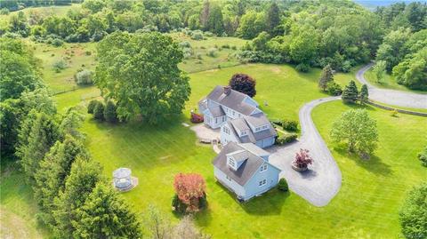 21 Stebbins Farm Rd, Pawling, NY 12564
