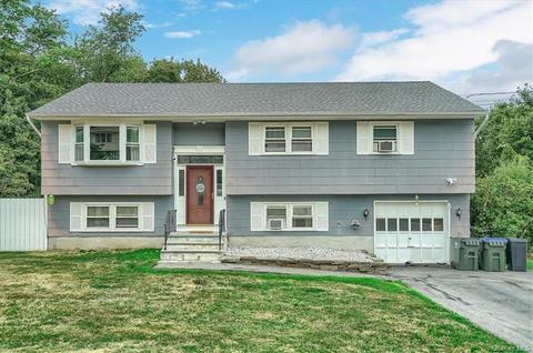 26 Hawthorne Dr, Monroe, NY 10950