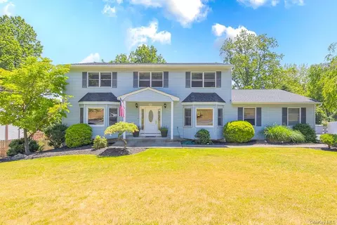 44 Gilmore Dr, Stony Point, NY 10980