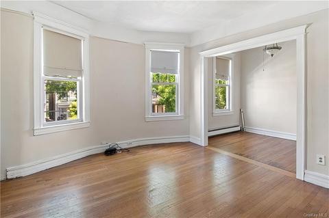 4385 Martha Ave, Bronx, NY 10470
