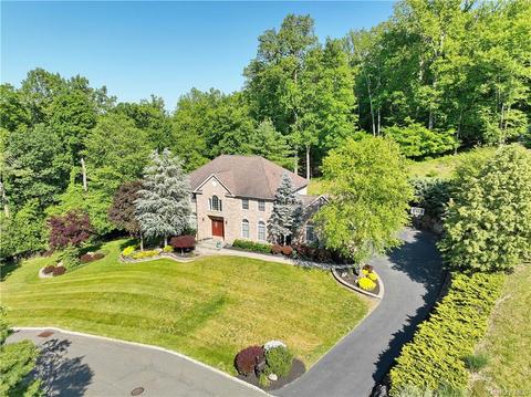 6 Hayes Ct, Stony Point, NY 10980
