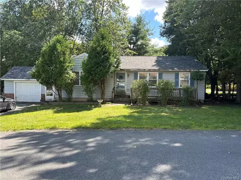 6 Thomas St, Thompson, NY 12701