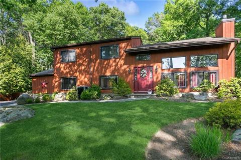24 David Rd, Somers, NY 10589
