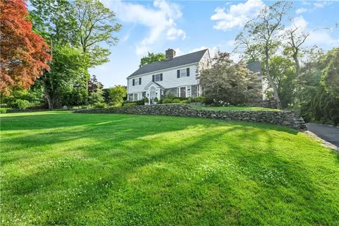 17 Althea Ln, Larchmont, NY 10538