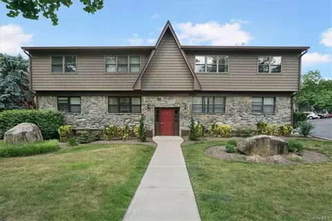 46 Milford Ln #R3, Ramapo, NY 10901