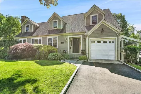 31 Leland Ave, Mount Pleasant, NY 10570