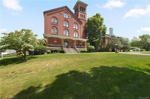 200 School House Rd #4A, Peekskill, NY 10566