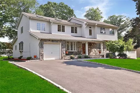 2 Jill Dr, Clarkstown, NY 10994