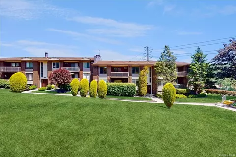 178 Country Club Ln, Pomona, NY 10970