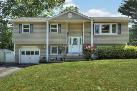 407 Carlton Cir, New Windsor, NY 12553
