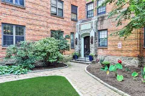 828 Bronx River Rd #5C, Yonkers, NY 10708