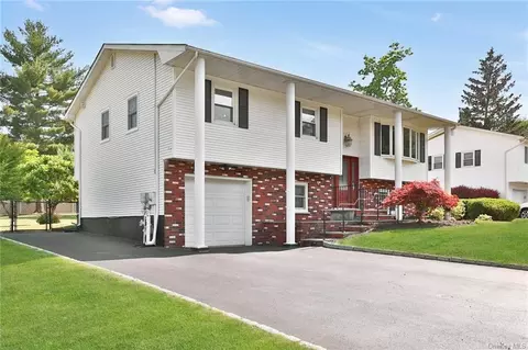 9 Gleason Dr, Thiells, NY 10984