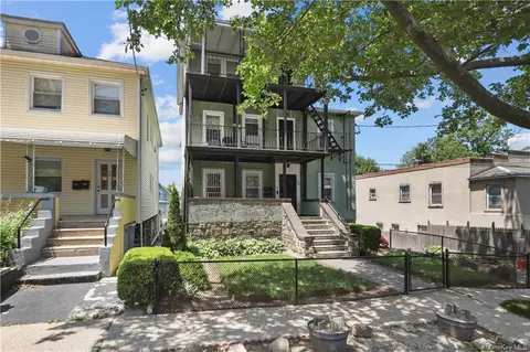 50 Rochelle Ter, Mount Vernon, NY 10550