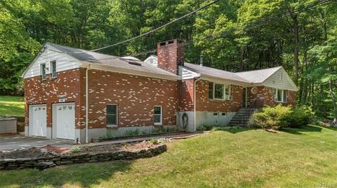 243 Canopus Hollow Rd, Putnam Valley, NY 10579