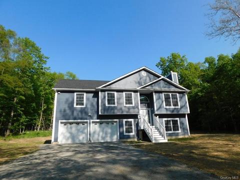 35 Emily Dr, Plattekill, NY 12589