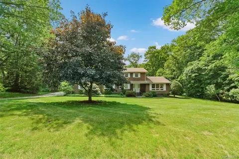 14 Richard Somers Rd, Granite Springs, NY 10527