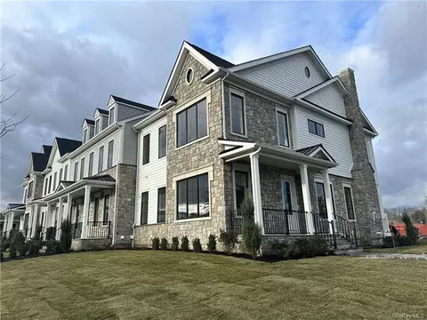 1 Lila Ln #40, New Castle, NY 10514