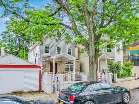4568 Carpenter Ave, New York, NY 10470