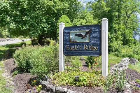 302 Eagles Ridge Rd, Southeast, NY 10509