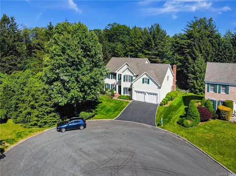 10 Walnut Ct, White Plains, NY 10605