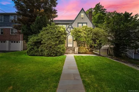 135 Grant Ave, White Plains, NY 10604