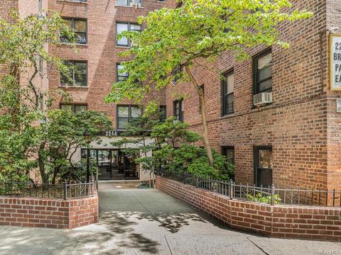 2244 Bronx Park E #5J, Bronx, NY 10467