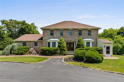 140 N Country Rd, Mount Sinai, NY 11766