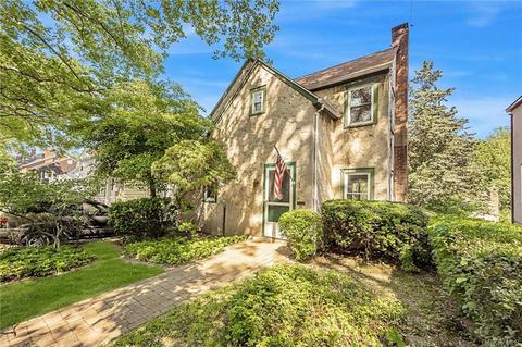 93 Hillcrest Rd, Mount Vernon, NY 10552