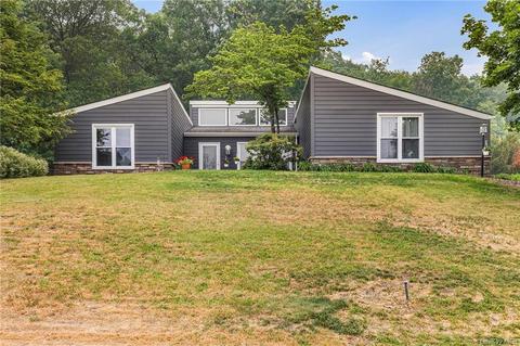 31 Woodward Rd, Wawayanda, NY 10973