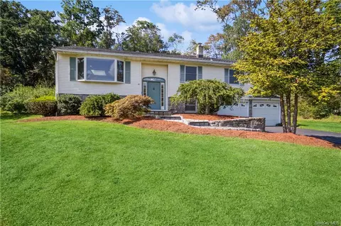 66 Red Mills Rd, Mahopac, NY 10541