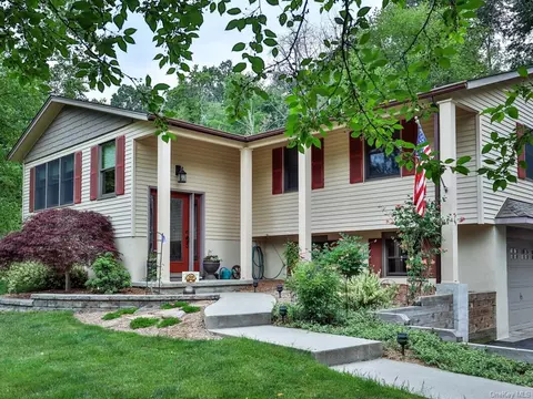 213 Jessup Rd, Warwick, NY 10990