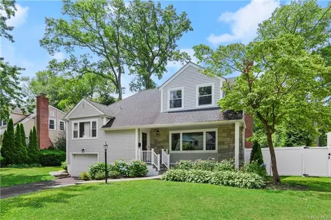 10 Vernon Dr, Scarsdale, NY 10583
