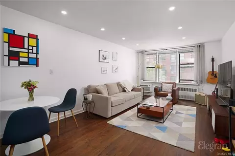 201 E 15th St #3C, New York, NY 10003