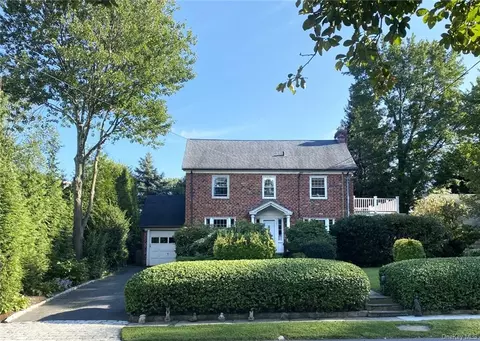 3 Oneida St, Rye, NY 10580