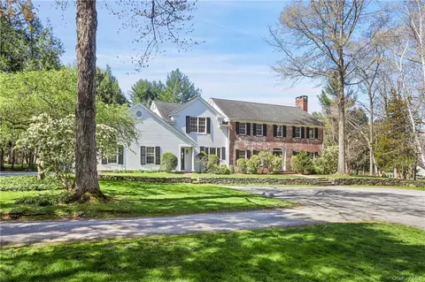 89 Hook Rd, Bedford, NY 10506