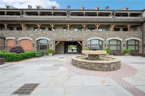 127 W Main St #207, Greenburgh, NY 10591