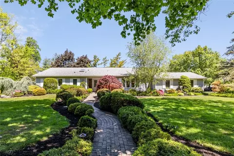 62 Thadford St, East Northport, NY 11731