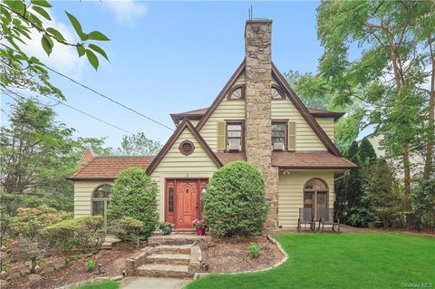 1 Tudor Ln, Scarsdale, NY 10583