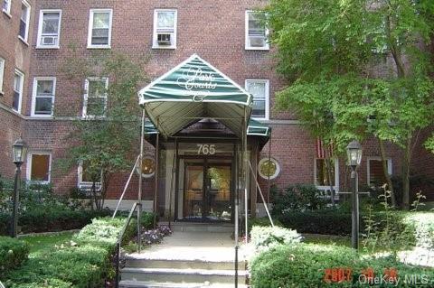 765 Bronx River Rd #4J, Yonkers, NY 10708