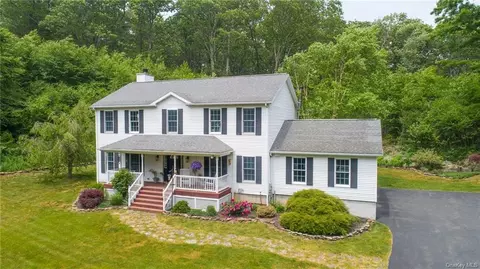 30 Bridle Ridge Rd, Patterson, NY 12563