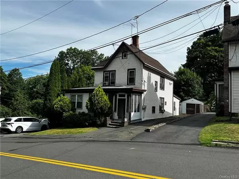 28 Teneyck St, Stony Point, NY 10980