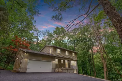 32 Dorn Rd, Beekman, NY 12540