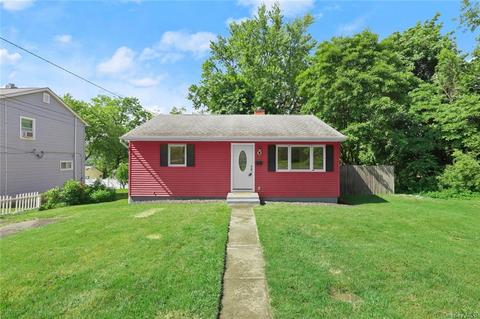 22 Seneca St, Peekskill, NY 10566
