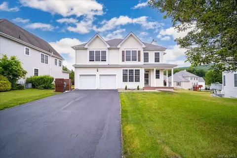 5 Tweed Ct, Highland Mills, NY 10930