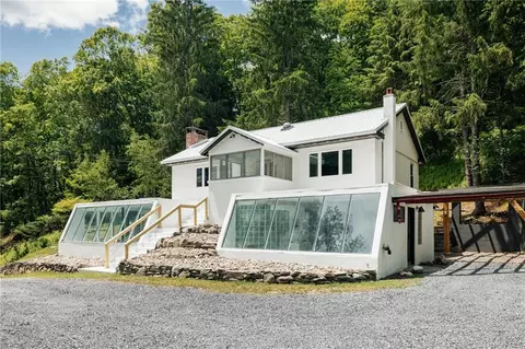 511 Hollow Rd, Lumberland, NY 12737
