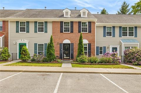 6 Derby Dr, Peekskill, NY 10566